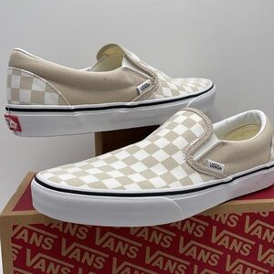 Vans Men’s Classic Slip-On
Color Theory Checkerboard
VN0A7Q5DBLL
Sneakers